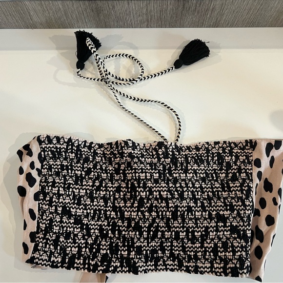 NWT Alice + Olivia Livia Halter Top - Picture 5 of 5